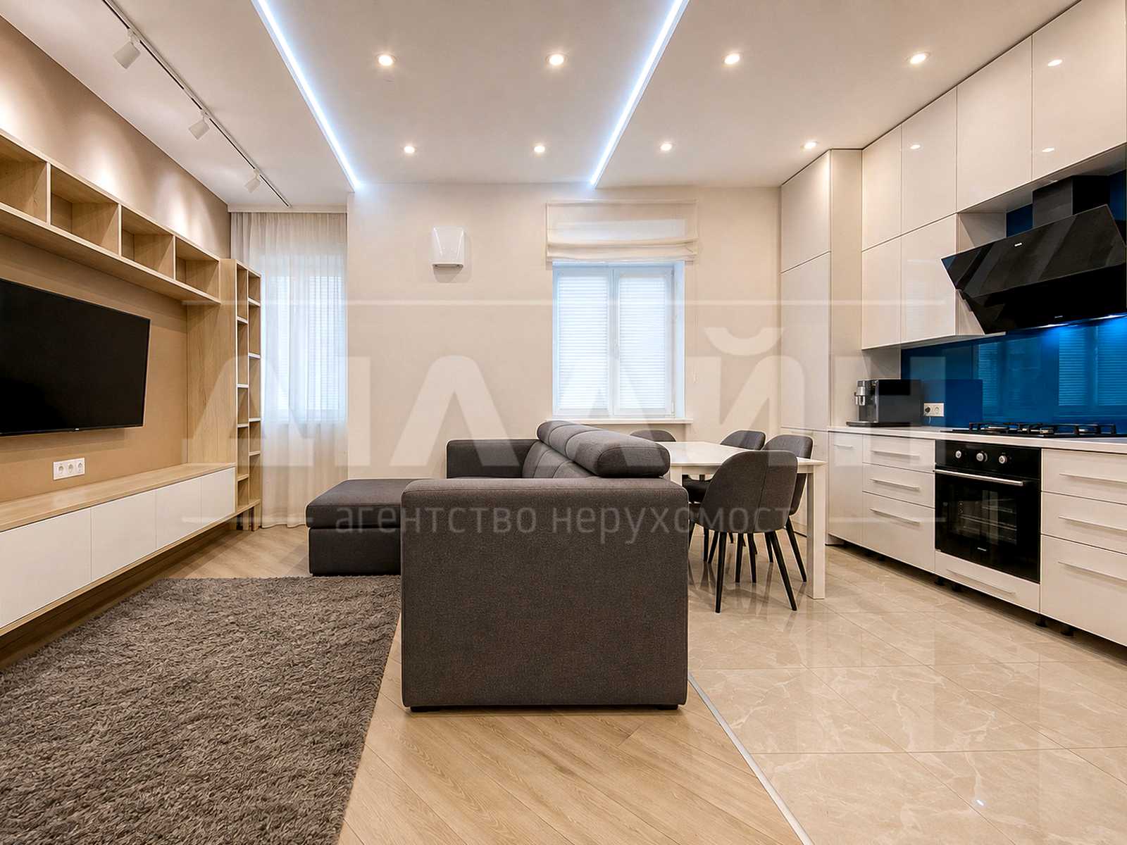 4-кімн. квартира, 100 м², вул. Розваги