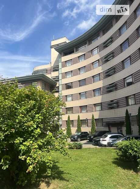 2-кімн. квартира, 101,5 м², пл. Жупанатська