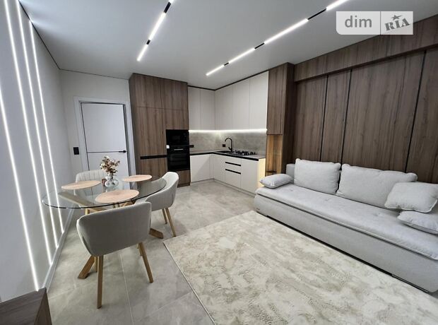2-кімн. квартира, 71,2 м², вул. Угорська