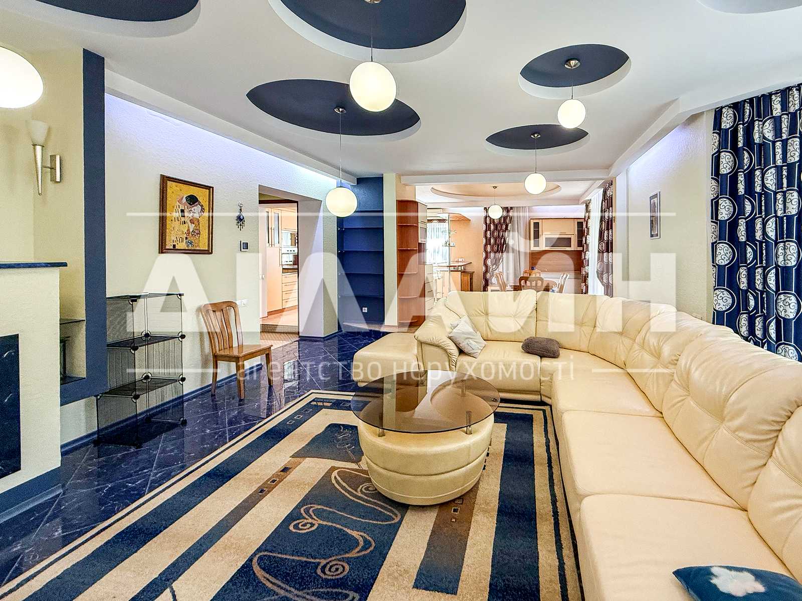 Будинок, 250 м², Домаха