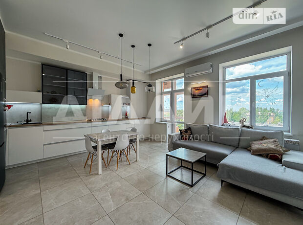 3-кімн. квартира, 83,6 м², просп. Металургів