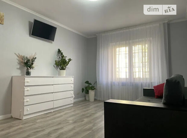 3-кімн. квартира, 98,6 м², вул. Драгоманова