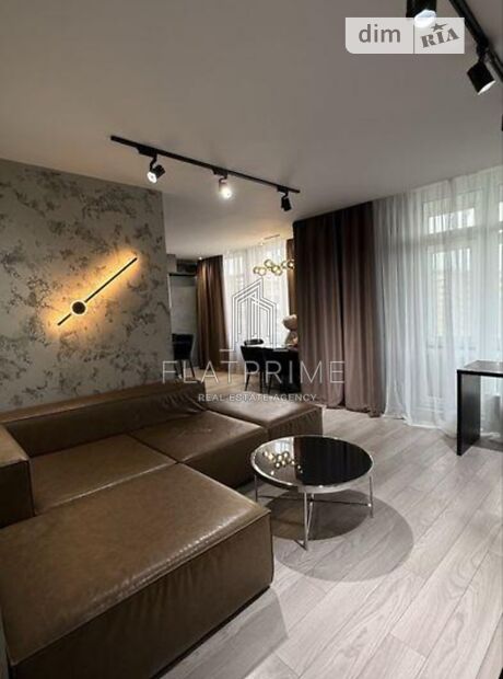 2-кімн. квартира, 63,5 м², вул. Юнацька