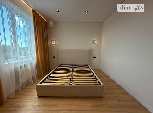 2-кімн. квартира, 54,3 м², вул. Руська