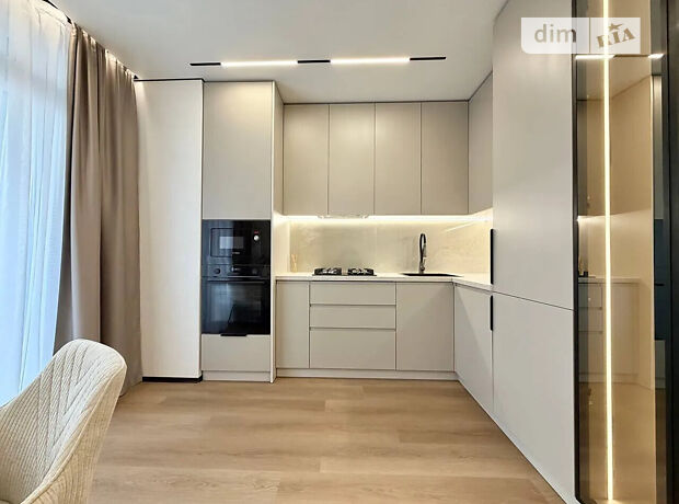 2-кімн. квартира, 57 м², вул. Софрона Мудрого