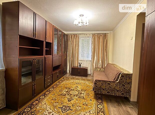 1-кімн. квартира, 30 м², вул. Героїв Крут