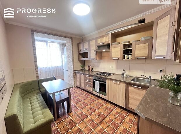 2-кімн. квартира, 72,6 м², вул. Галицька