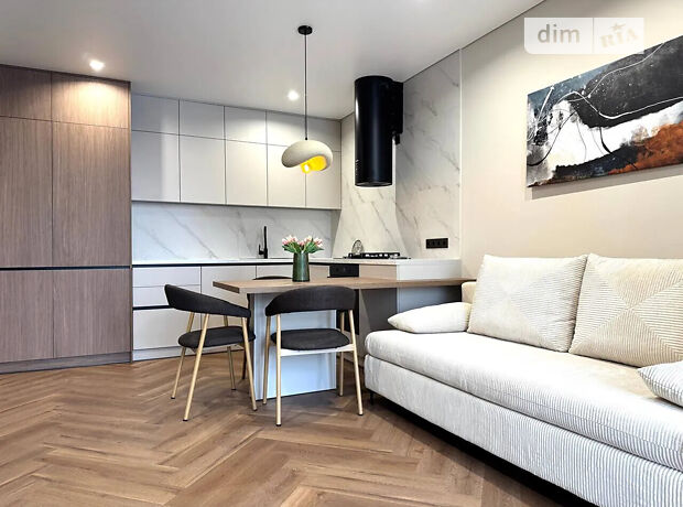 2-кімн. квартира, 70,1 м², вул. Волошина Августина