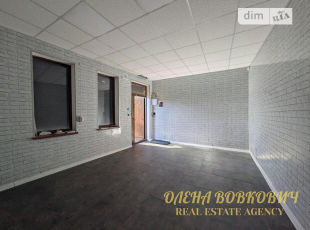 Комерційне приміщення, 28 м², вул. Макуха І.