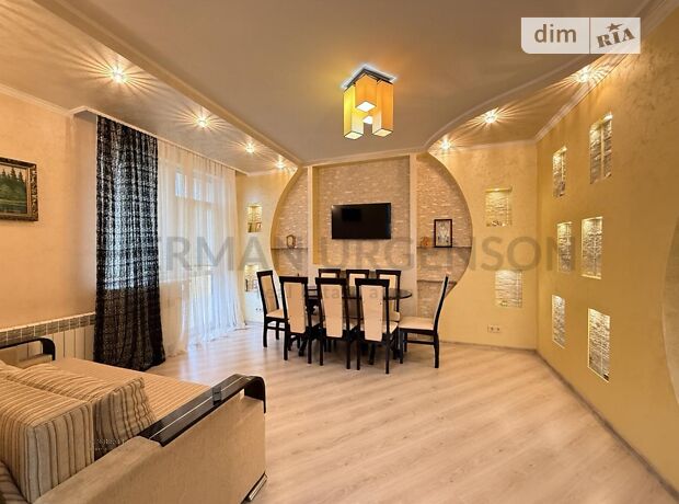 5-кімн. квартира, 122 м², вул. Богомольця