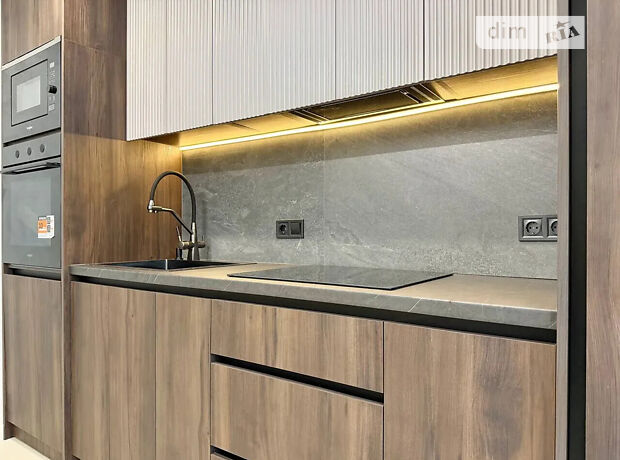 2-кімн. квартира, 51 м², вул. Левицького Романа