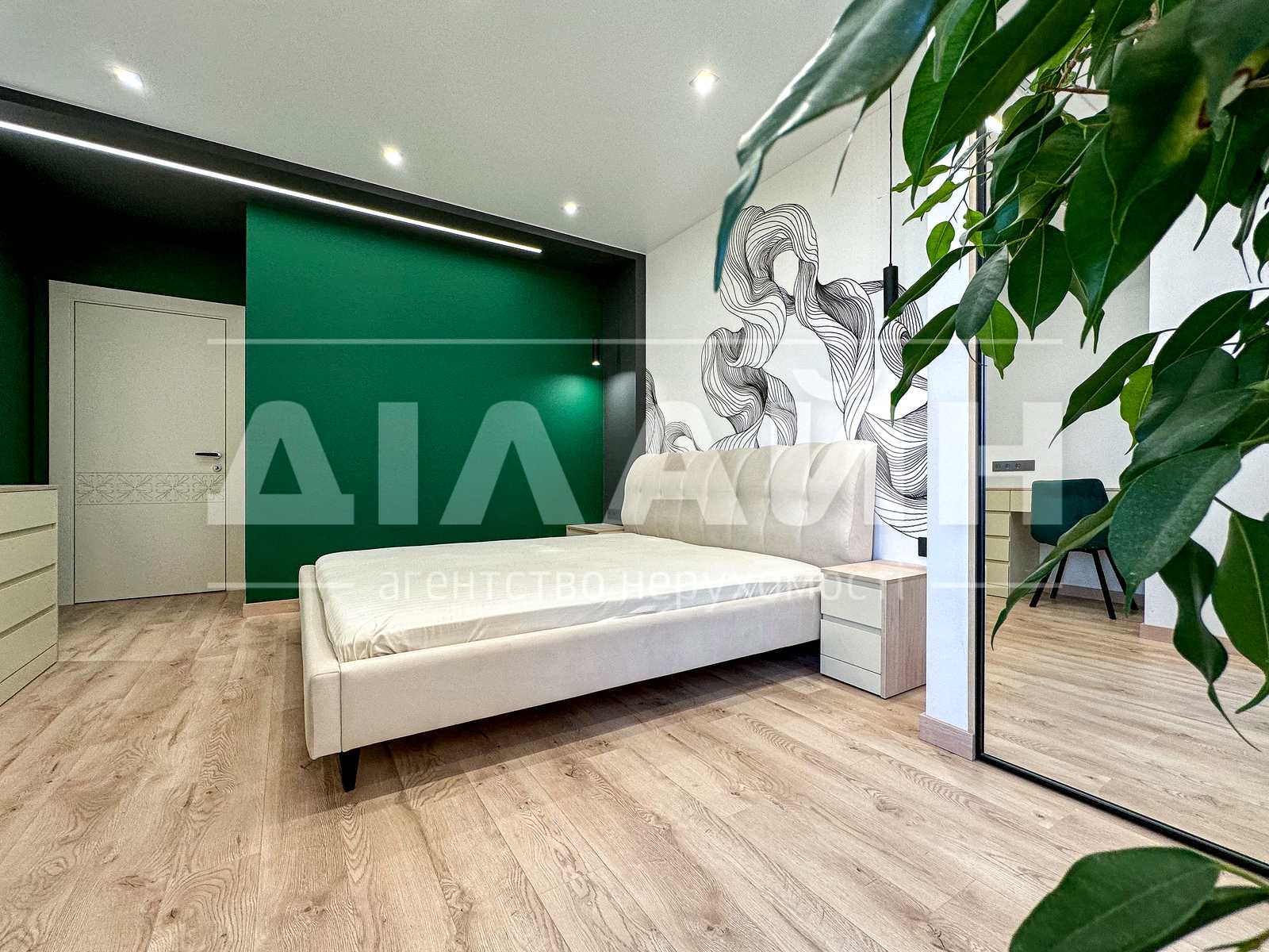 4-кімн. квартира, 90 м², вул. Бородинська