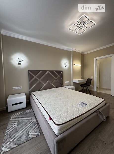 2-кімн. квартира, 66 м², вул. Гленца