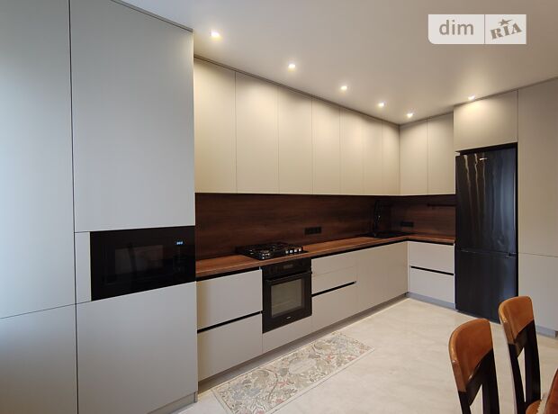 3-кімн. квартира, 81,3 м², вул. Хмельницького Богдана фото 2