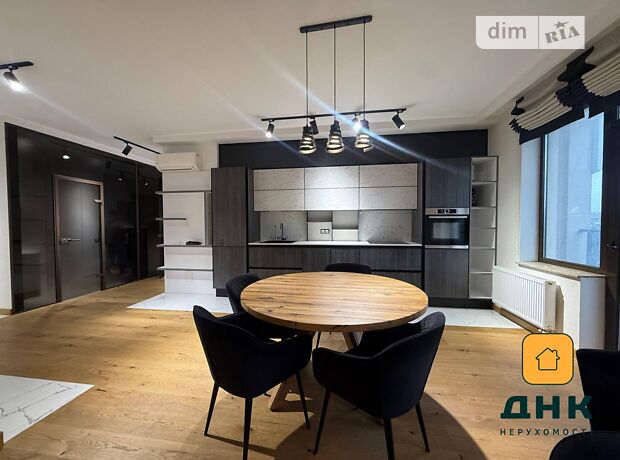 3-кімн. квартира, 100 м², вул. Педагогічна