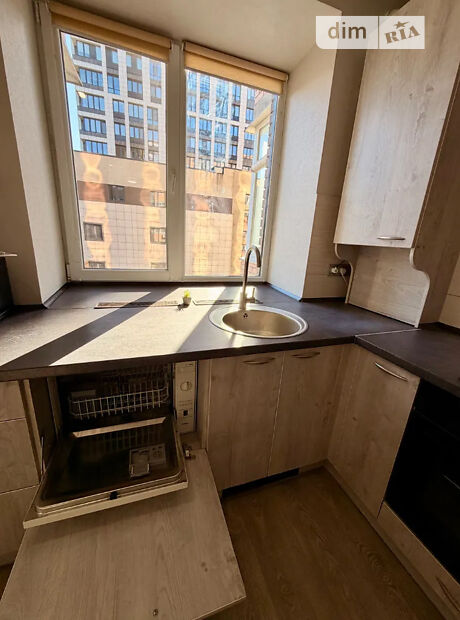 1-кімн. квартира, 40 м², вул. Набережна Перемоги