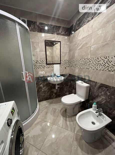 1-кімн. квартира, 52 м², вул. Роксоляни фото 3
