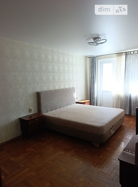3-кімн. квартира, 62 м², вул. Героїв Крут
