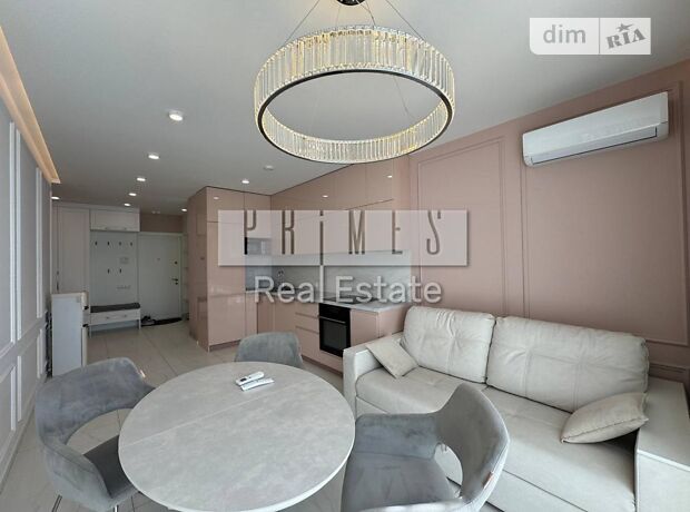 2-кімн. квартира, 80,6 м², вул. Маккейна Джона