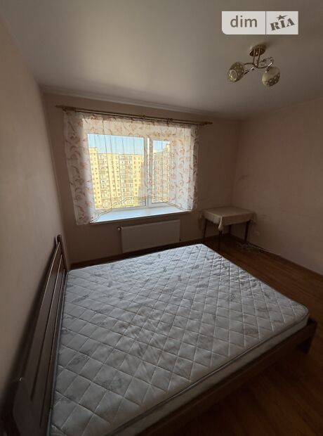 2-кімн. квартира, 58,5 м², вул. Антонова Олега