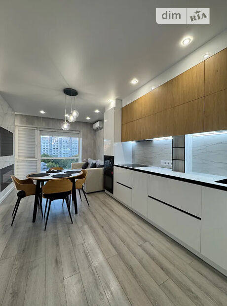 2-кімн. квартира, 49 м², вул. Бєляєва Замполіта
