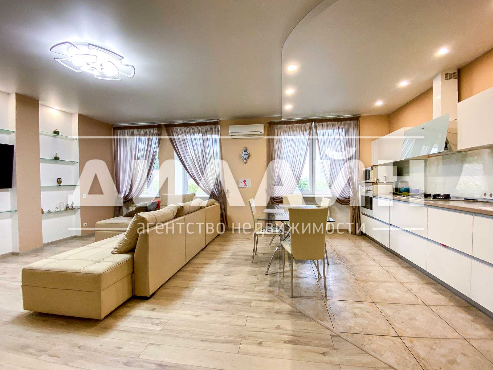 4-кімн. квартира, 120 м², вул. Олександрівська