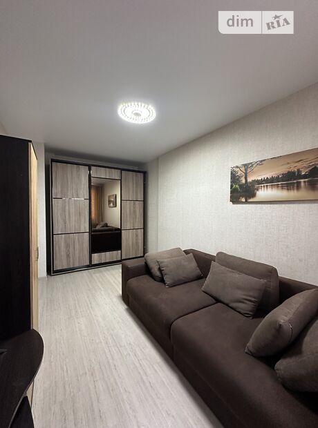 1-кімн. квартира, 38 м², вул. Михайла Грушевського