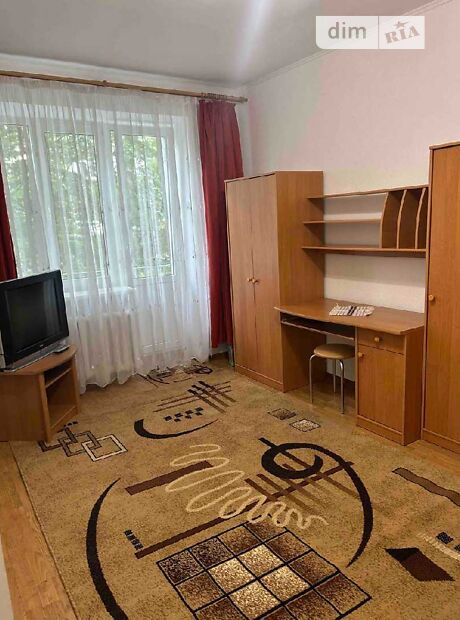 1-кімн. квартира, 32 м², вул. Коновальця Євгена