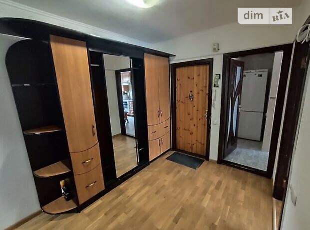 3-кімн. квартира, 50 м², вул. Дачна