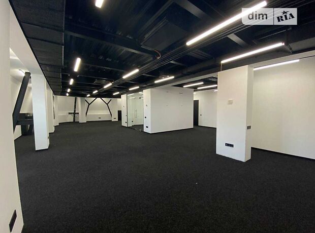 Офісне приміщення, 210 м², вул. Шпитальна