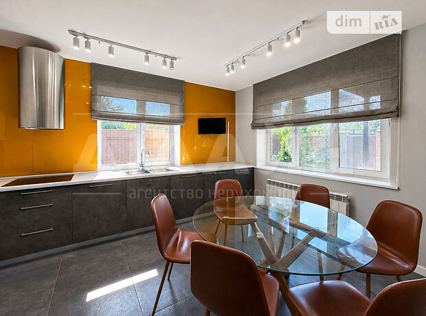 Будинок, 155,3 м², вул. Київська