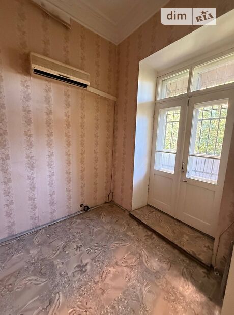 2-кімн. квартира, 50 м², вул. Середня