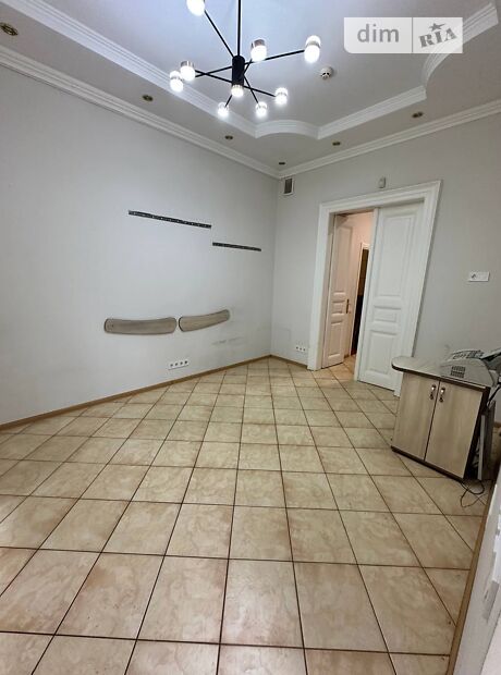Комерційне приміщення, 37 м², вул. Героїв УПА