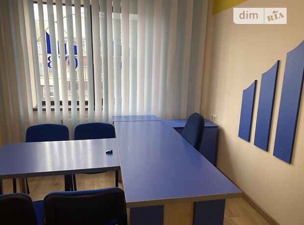 Офісне приміщення, 12 м², вул. Капушанська(Перемоги)