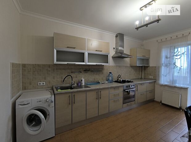 2-кімн. квартира, 79 м², вул. Івана і Юрія Лип
