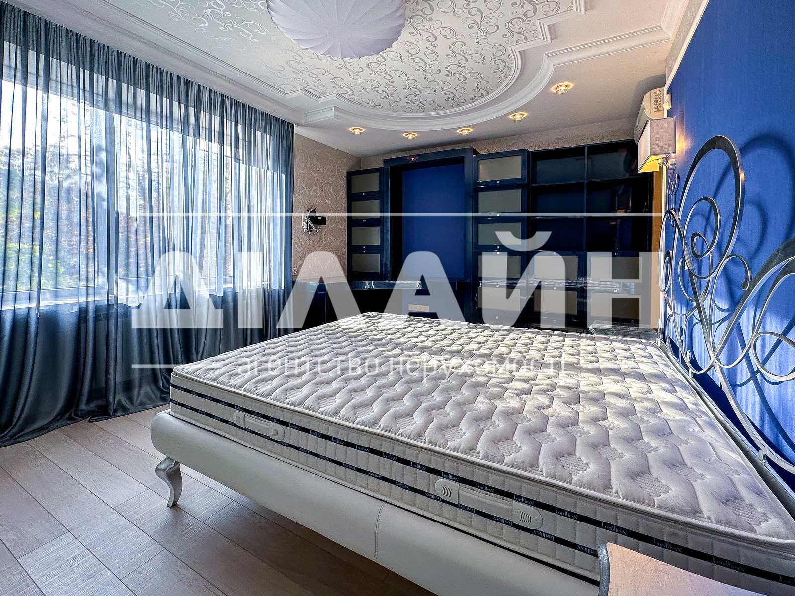 4-кімн. квартира, 110 м², вул. Приходська