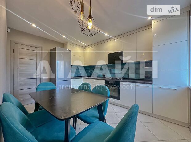 3-кімн. квартира, 82,71 м², вул. Мала