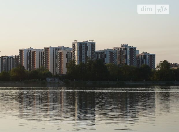 3-кімн. квартира, 159 м², вул. Ленкавського