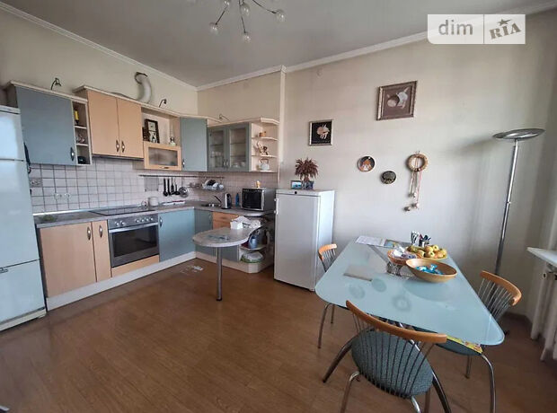 3-кімн. квартира, 123 м², вул. Срібнокільська