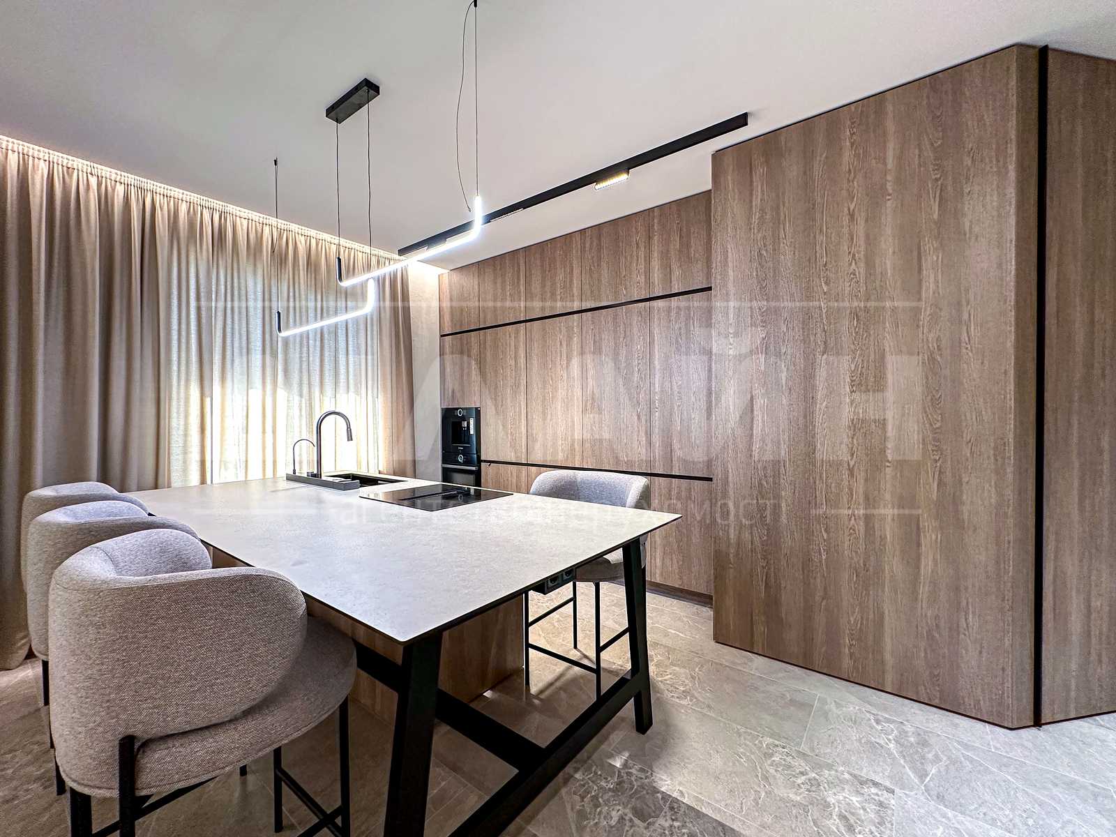 2-кімн. квартира, 72 м², вул. Розваги