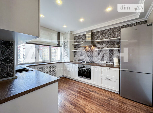 3-кімн. квартира, 82,1 м², вул. Володимира Українця(Новокузнецька)