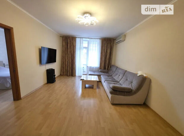3-кімн. квартира, 82 м², вул. Незалежності(Титова)