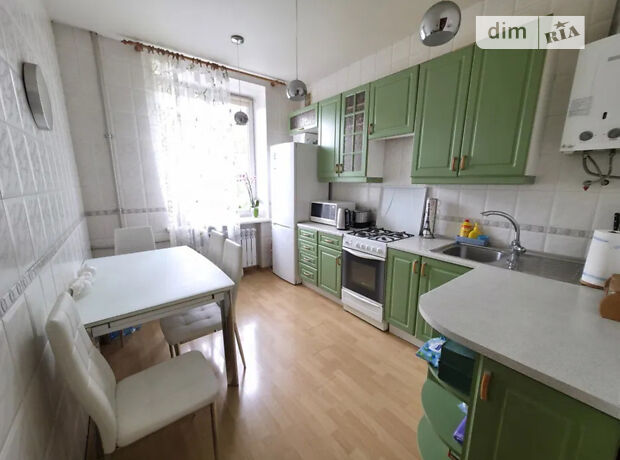 3-кімн. квартира, 82 м², вул. Незалежності(Титова) фото 2