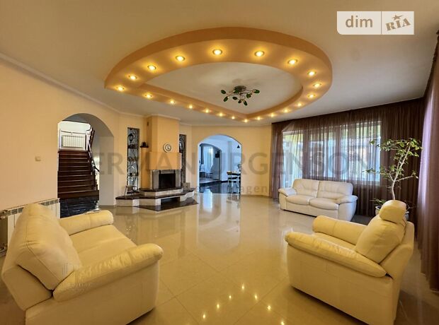 Будинок, 240 м², вул. Коротка