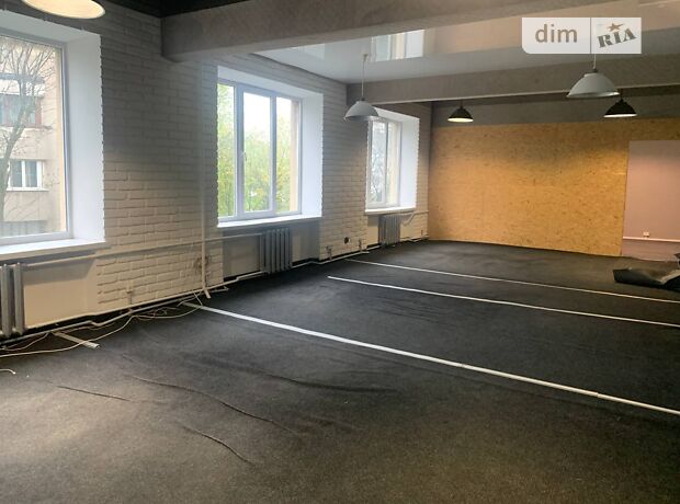 Офісне приміщення, 140 м², вул. Тершаковців