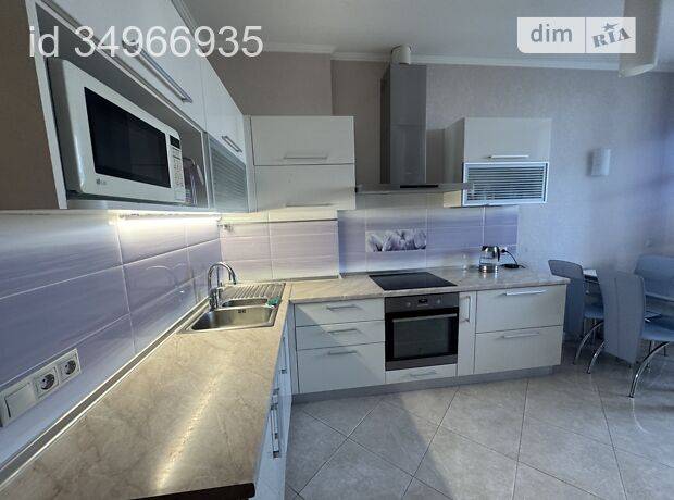 2-кімн. квартира, 72,4 м², вул. Академіка Корольова