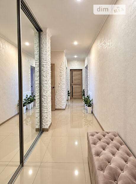 2-кімн. квартира, 70 м², вул. Капушанська(Перемоги) фото 3