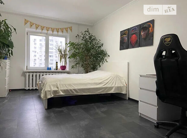 3-кімн. квартира, 92,3 м², вул. Драгоманова
