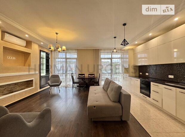 3-кімн. квартира, 96 м², вул. Університетська