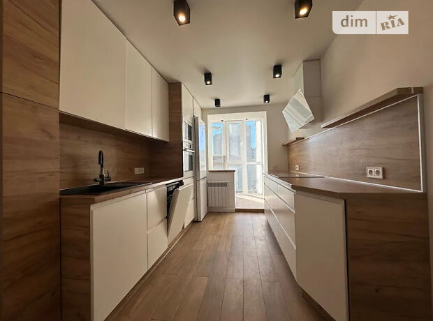 4-кімн. квартира, 89 м², вул. Святошинська